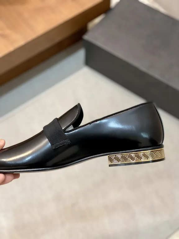 Versace Shoe 